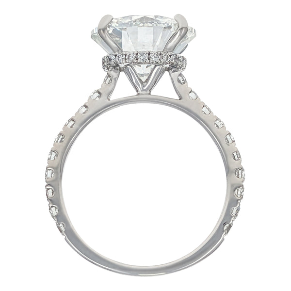 18K White Gold Round Brilliant Cut Diamond Engagement Ring