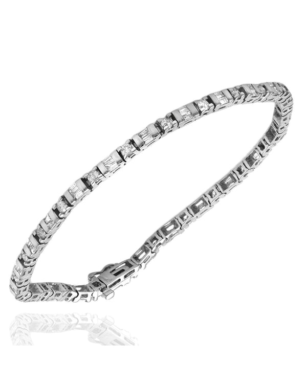 Alternating Round and Baguette Diamond Inline Bracelet in Platinum