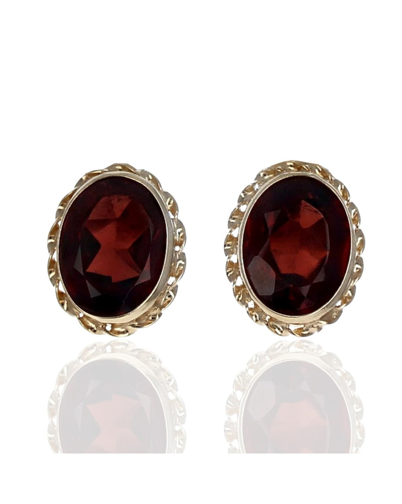 Oval Garnet Stud Earrings in Yellow Gold