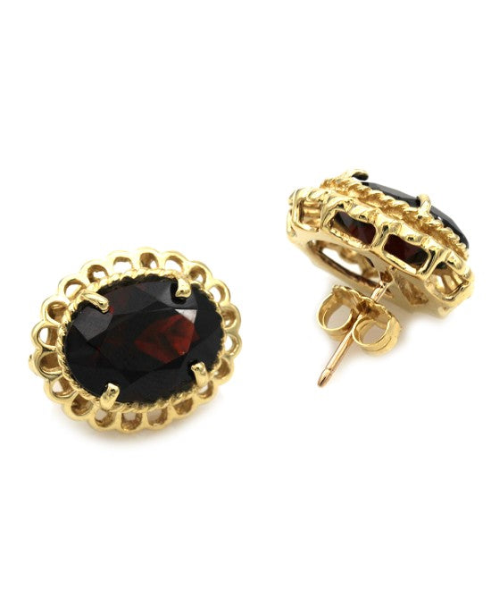 Pyrope Garnet Scallop Edge Earrings in Yellow Gold