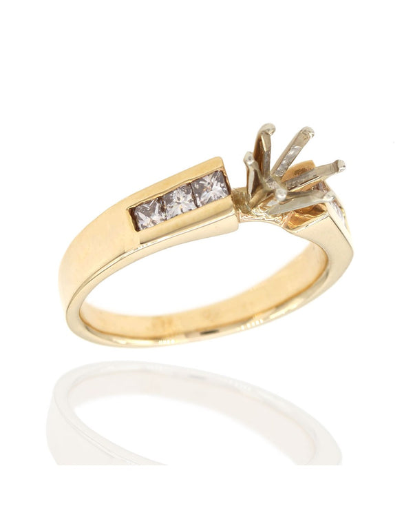 Diamond Engagement Ring Mounting in Gold