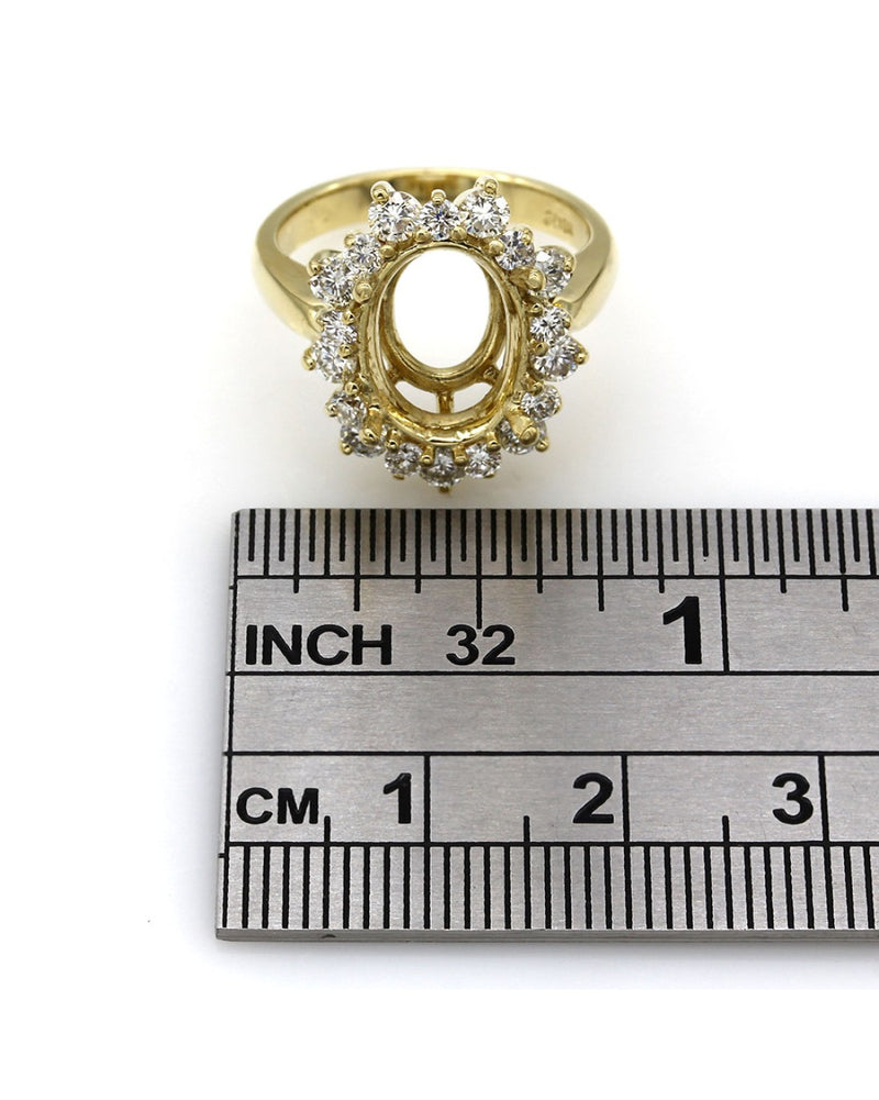 Oval Shaped Diamond Halo Mounting in Gold