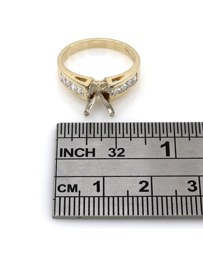 Channel Set Diamond Mounting in Gold