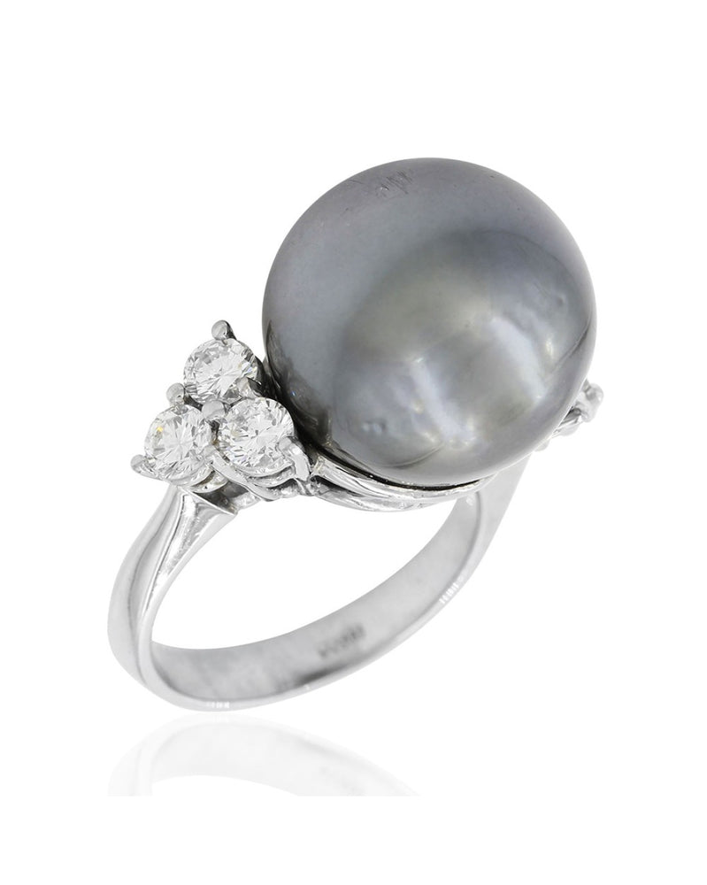 15mm Tahitian Pearl and 0.94ctw Diamond Ring in 900 Platinum