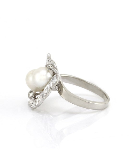 Pearl and Diamond Ring in Gold