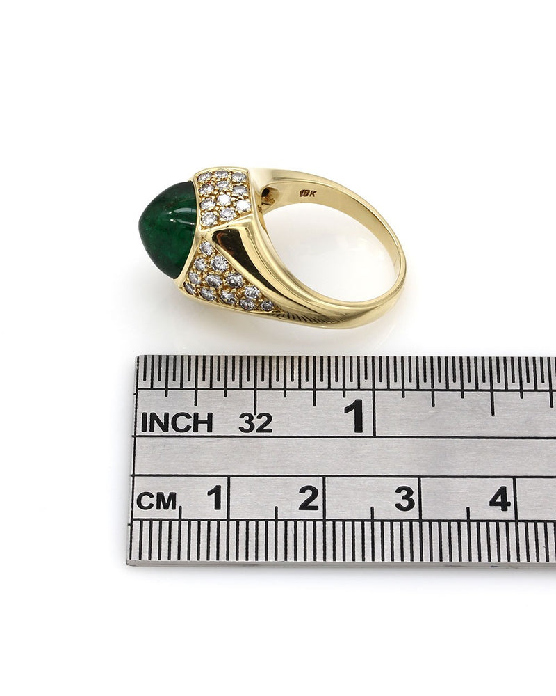 Sugarloaf Emerald and Diamond Ring in Gold