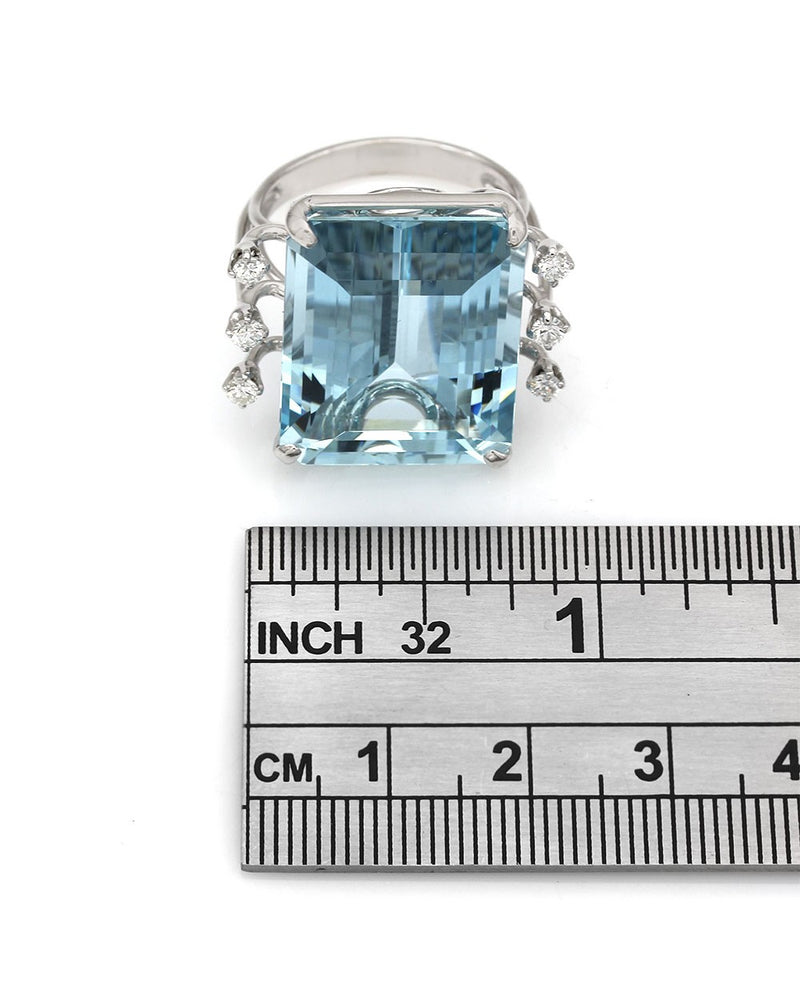 29.05CT Aquamarine and Diamond Ring