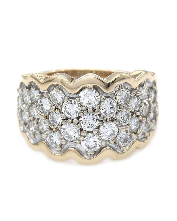 Scalloped Diamond Pave Ring in Gold