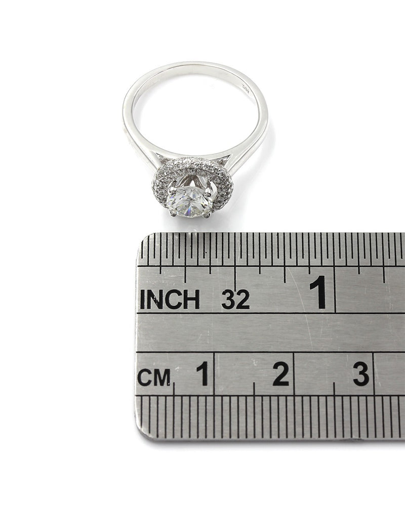 Diamond Halo Ring in Gold