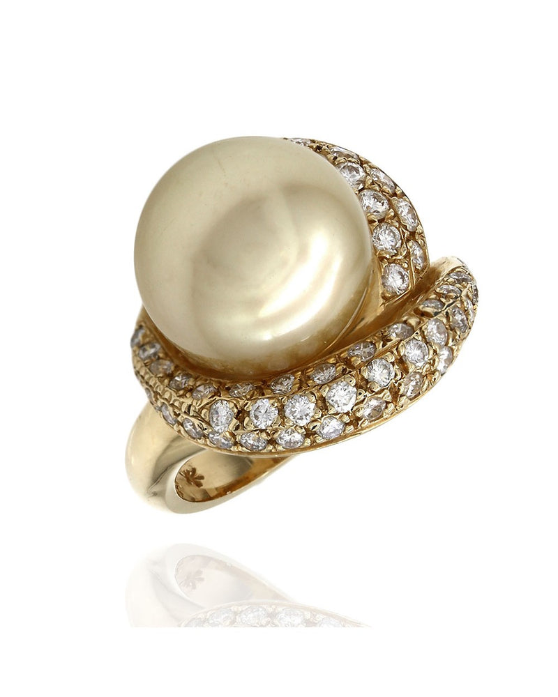 Pearl and Diamond Ring in Gold