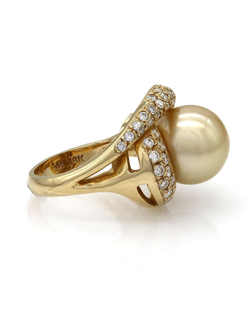 Pearl and Diamond Ring in Gold