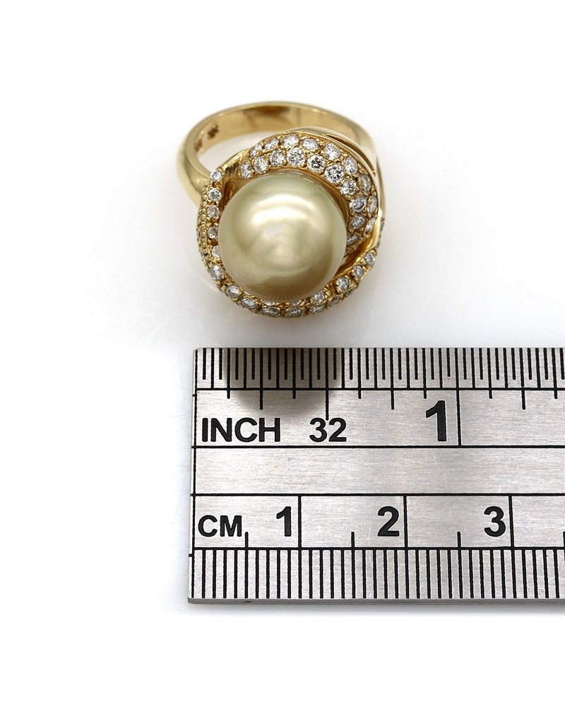 Pearl and Diamond Ring in Gold