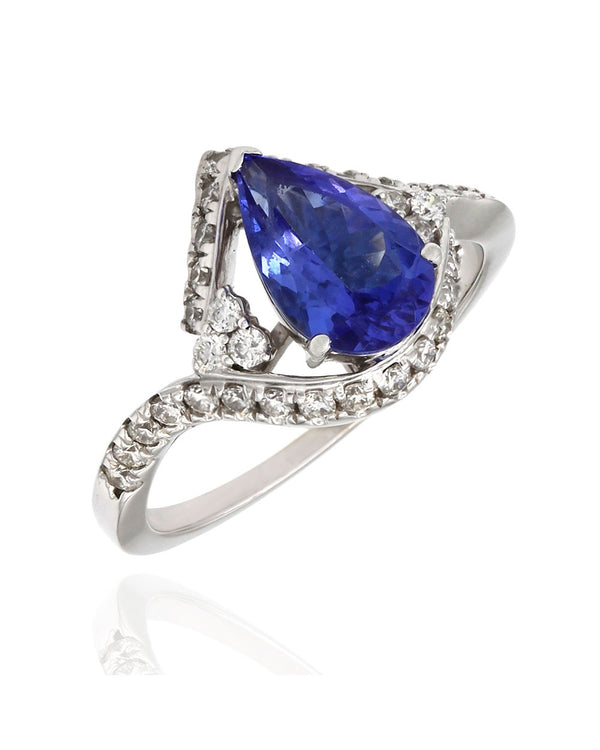 Tanzanite and Diamond Ring in Gold