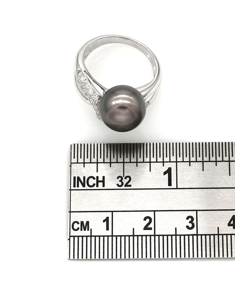 Tahitian Pearl and Diamond Ring in Gold