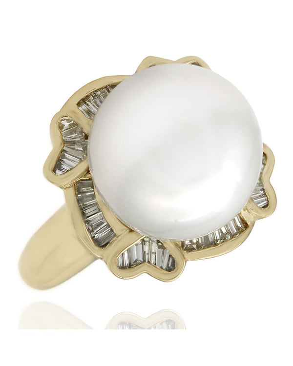 Pearl and Diamond Ring in Gold