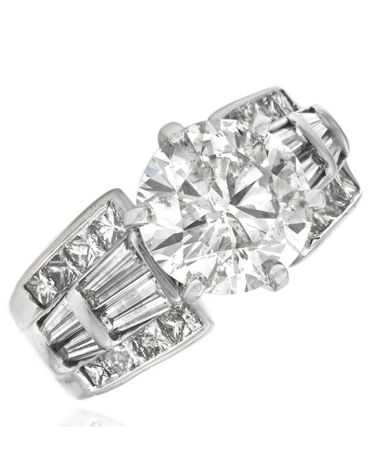 Round Brilliant Cut Diamond 3-Row Solitaire Ring in 18kw