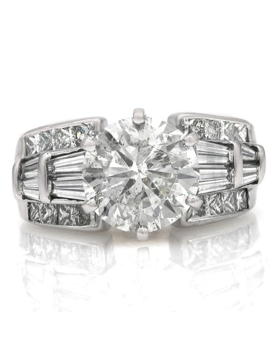 Round Brilliant Cut Diamond 3-Row Solitaire Ring in 18kw