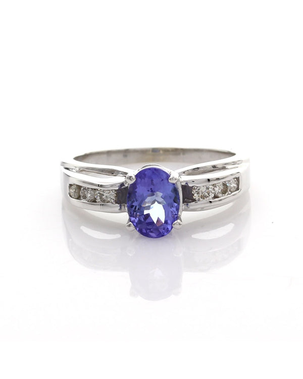 Oval Tanzanite and Diamond Ring in Gold