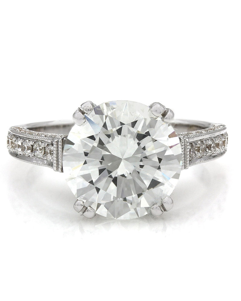 Round Diamond Solitaire Ring in White Gold