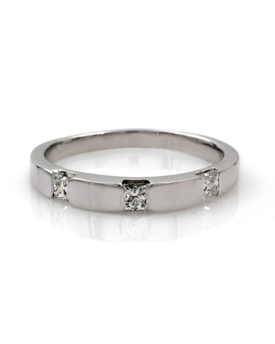 Band with Three Princess Cut Diamonds in White Gold