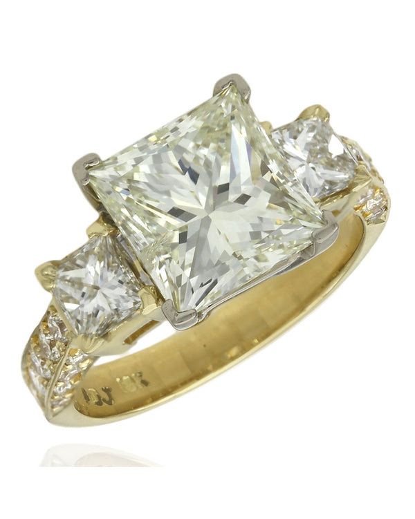 Princess Diamond Solitaire Ring in 18k Yellow Gold