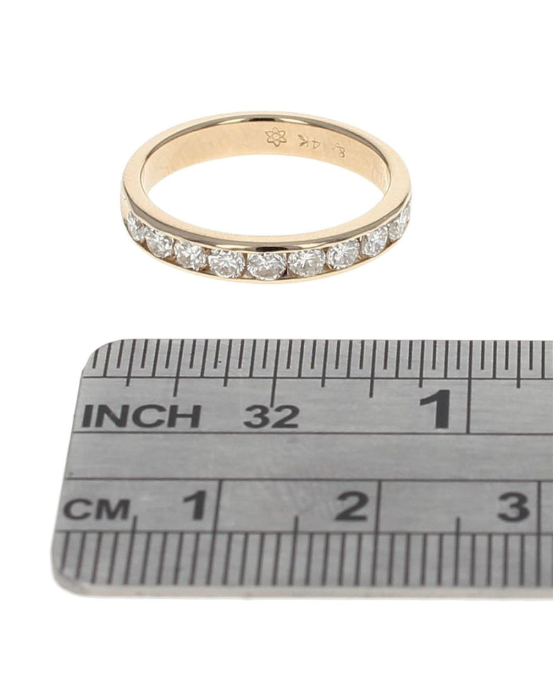 Round Diamond Band in Gold