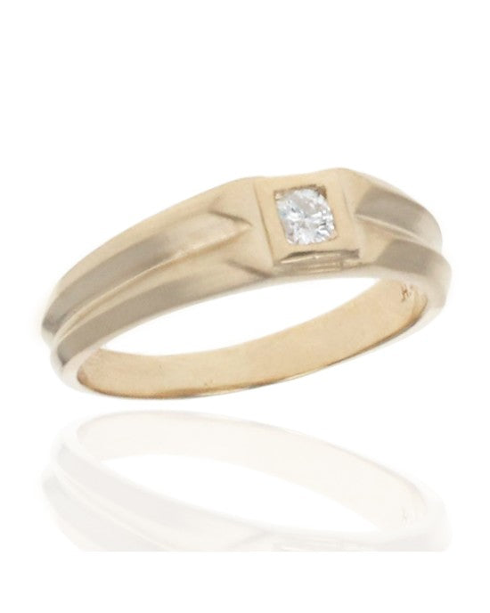 Gentlemans Diamond Solitaire Fluted Ring