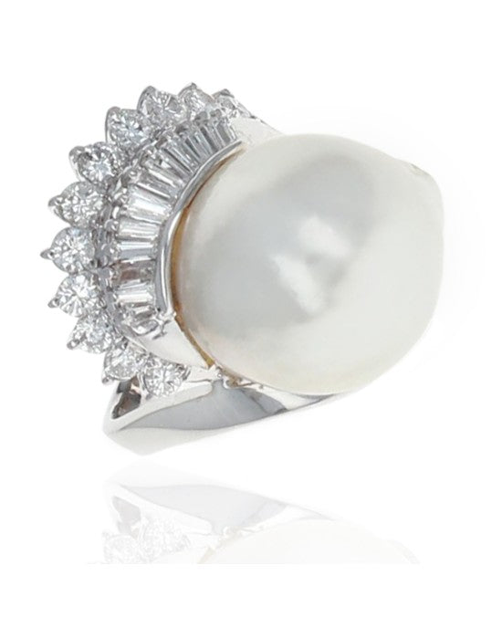 Mabe Pearl and Diamond Fashion Ring