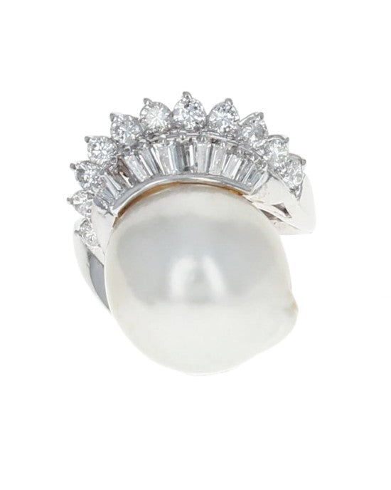 Mabe Pearl and Diamond Fashion Ring