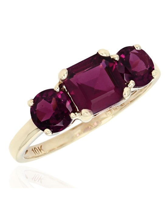 3 Stone Garnet Ring in Gold