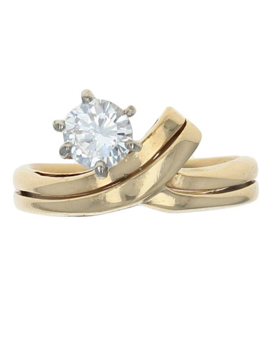 Diamond Solitaire Crossover Ring in Gold