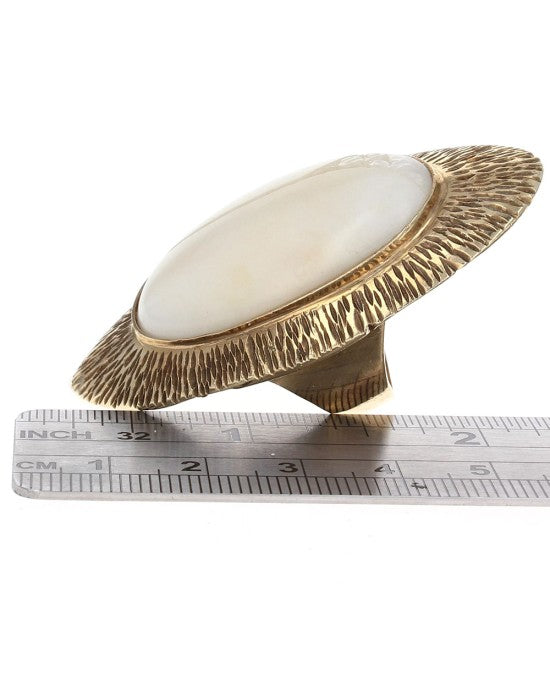 Carved Oval Shell Ring in Yellow Gold