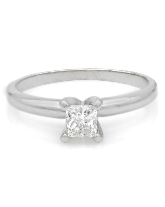 Diamond Solitaire Engagement Ring in White Gold