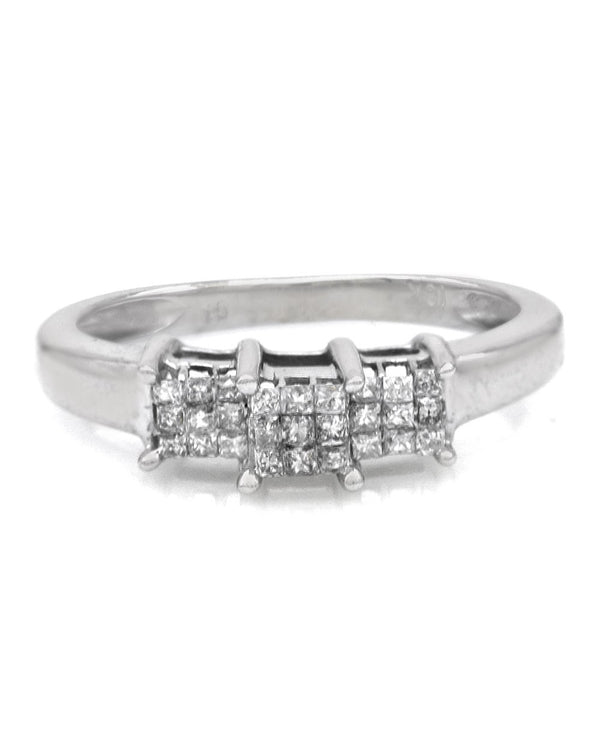 3 Station Diamond Ring in White Gold
