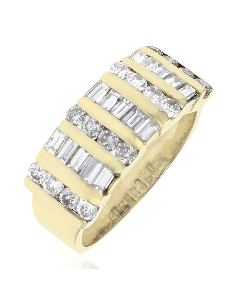 Alternating Round and Baguette Diamond Ring