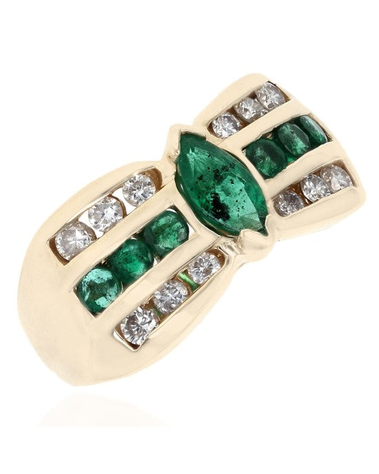 Emerald and Diamond Ring in Yellow Gold