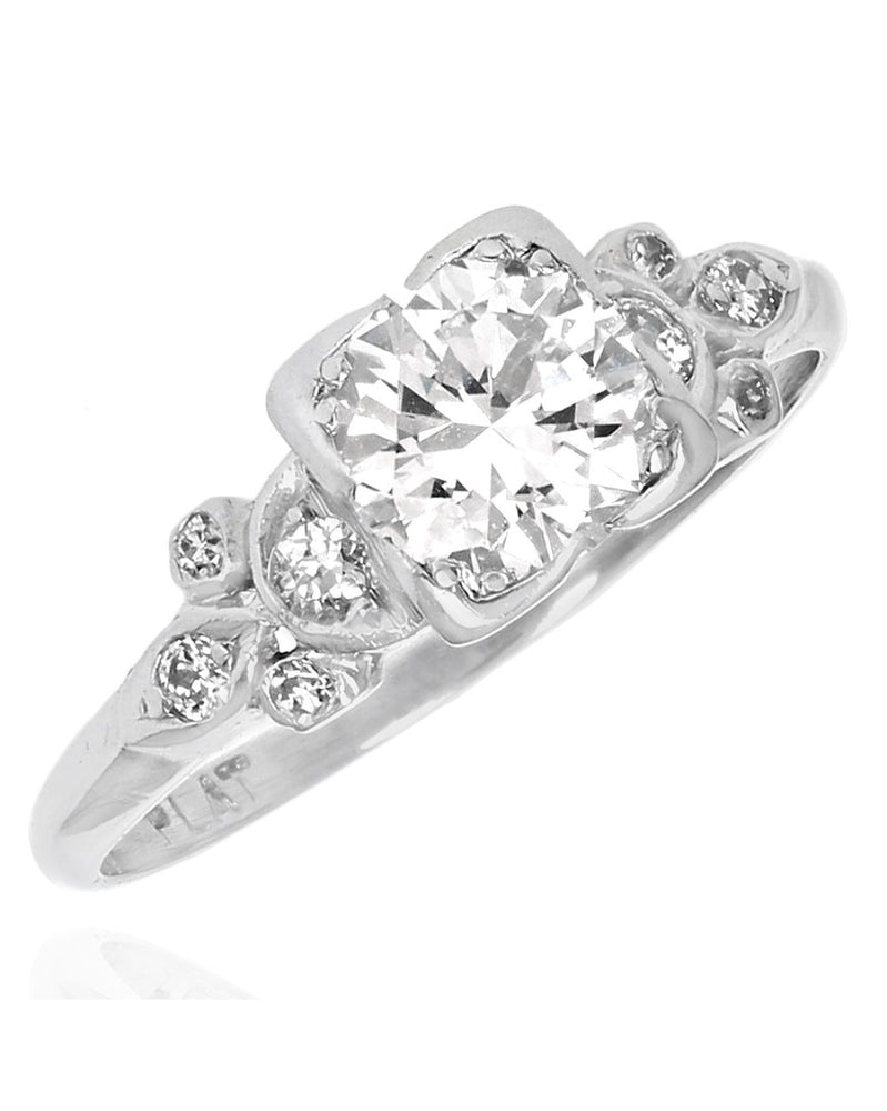 Round Diamond Engagement Ring in Platinum