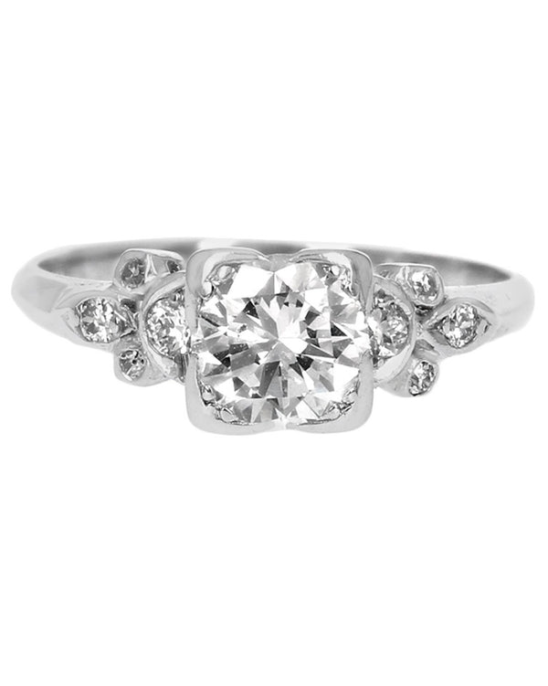 Round Diamond Engagement Ring in Platinum