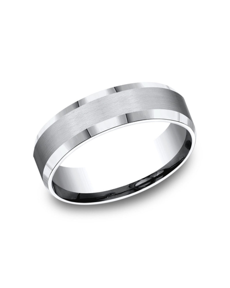 Gentlemen's Beveled Edge Comfort Fit Band in Tungsten