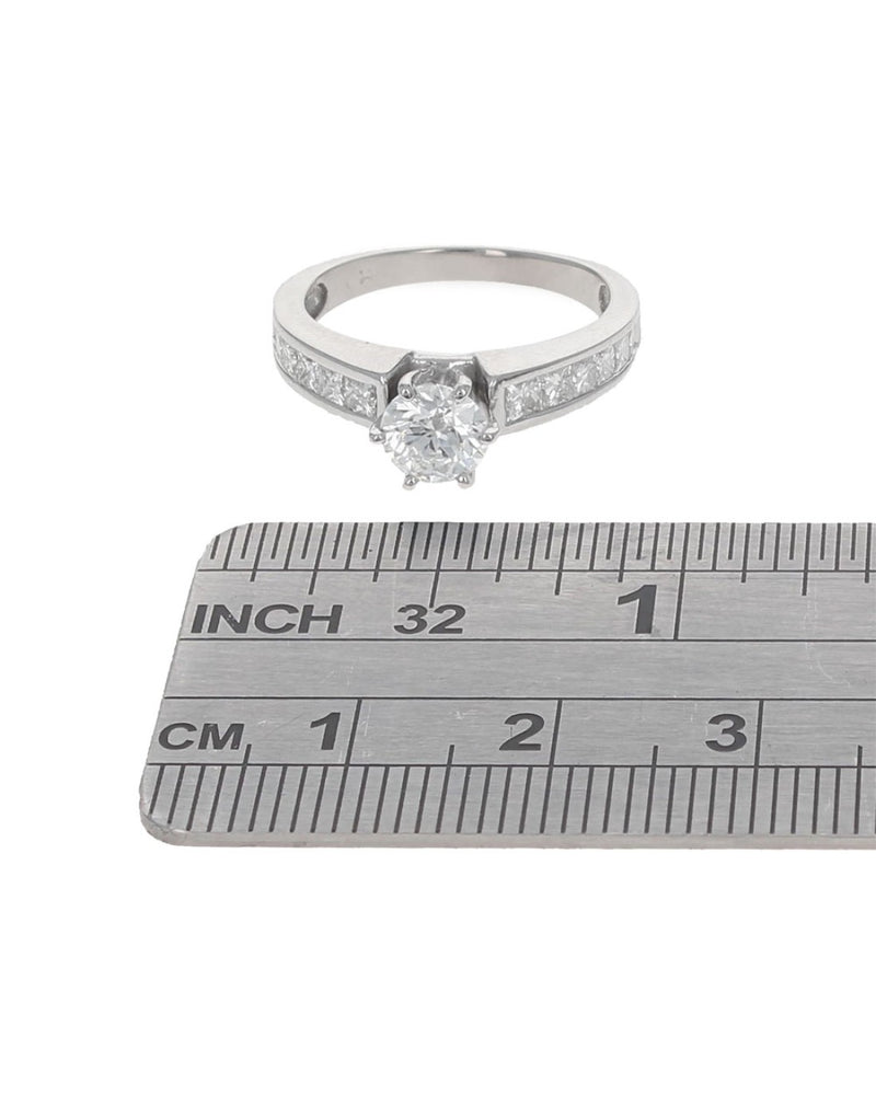 Diamond Engagement Ring in White Gold