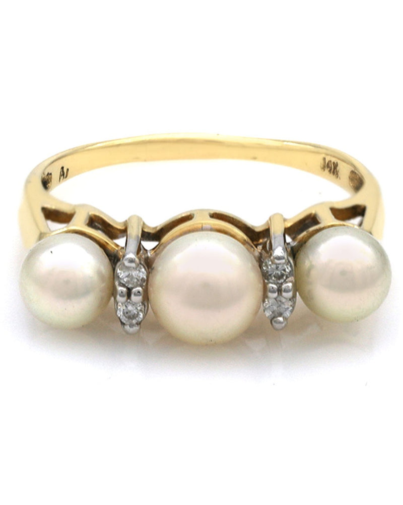Pearl and Diamond Horizontal Ring