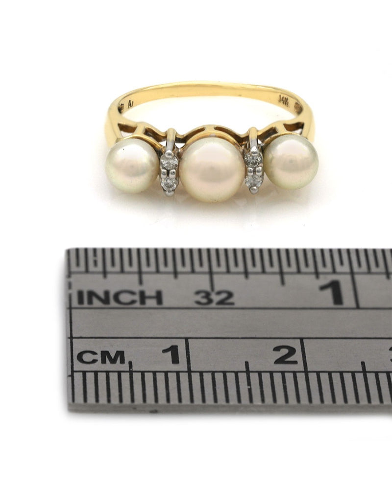 Pearl and Diamond Horizontal Ring