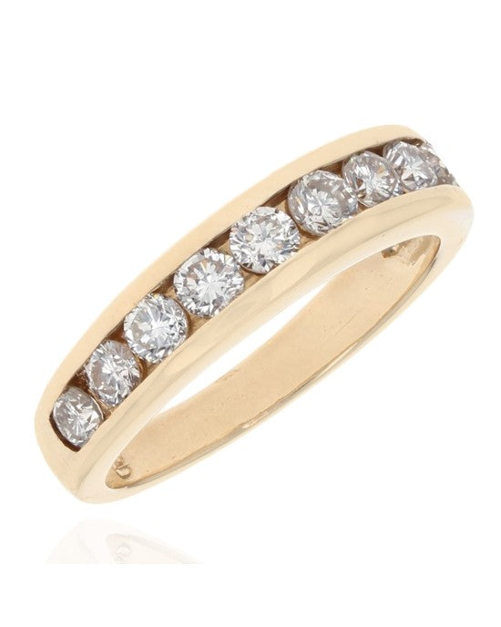 Round Diamond Tapered Band in Yellow Gold