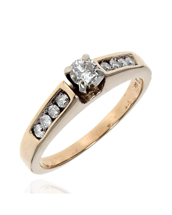 Diamond Engagement Ring in Yellow Gold