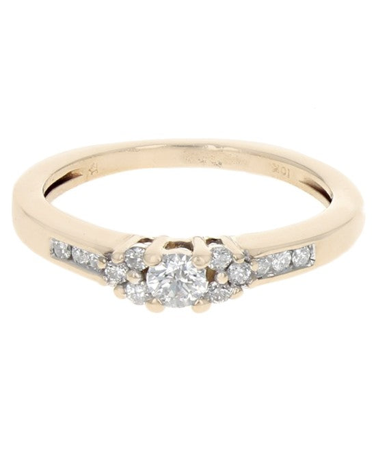 Diamond Engagement Ring in Yellow Gold