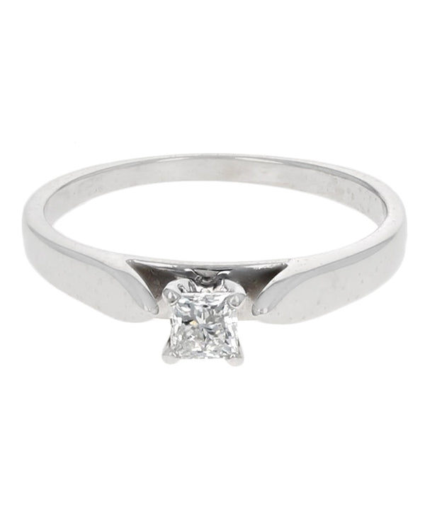 Diamond Solitaire Engagement Ring in White Gold