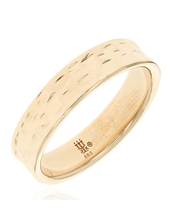 Hammered Comfort Fit Band in Yellow Gold