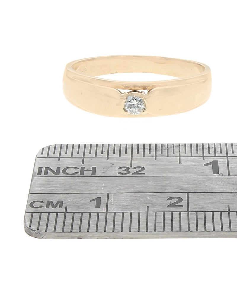 Diamond Solitaire Ring in Yellow Gold
