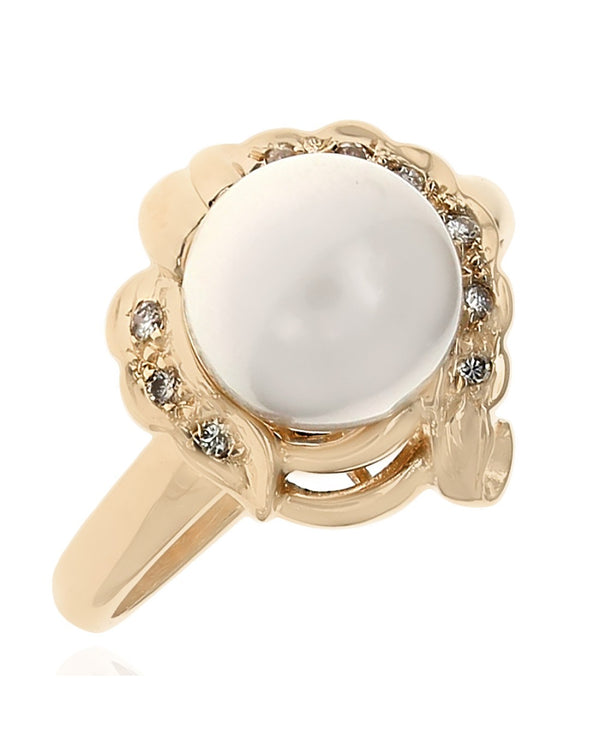 Pearl and Diamond Scallop Edge Ring in Yellow Gold
