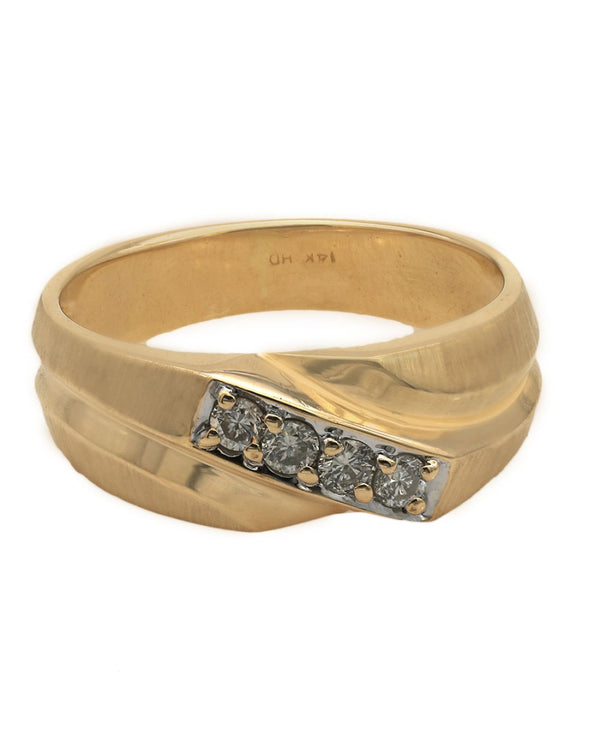 Diamond Diagonal Fluted Ring in Yellow Gold